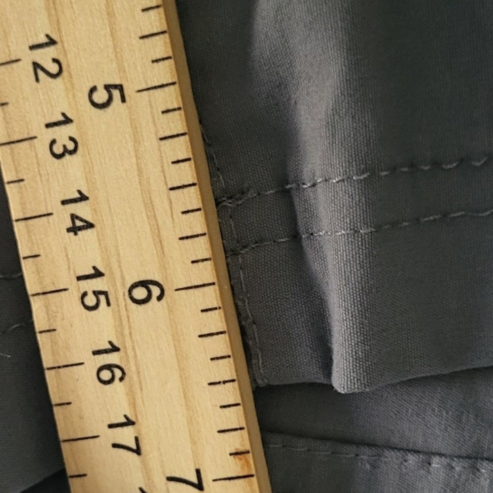 Eddie Bauer Shorts Womens 12 Gray Outdoors Hiking Stretch Zip Pocket - Picture 7 of 10